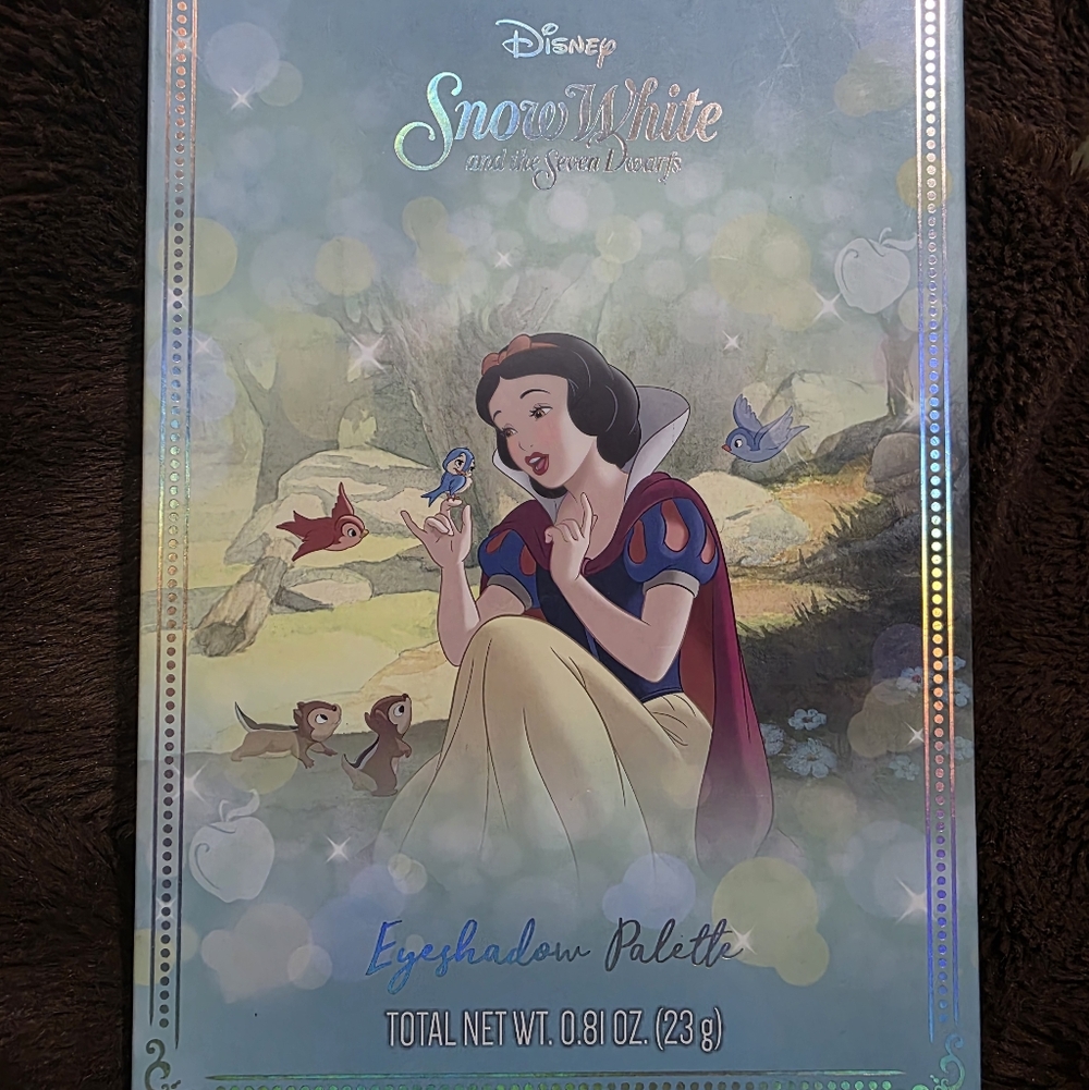 Disney Snow White Eyeshadow Palette - Enchanting Multicolor